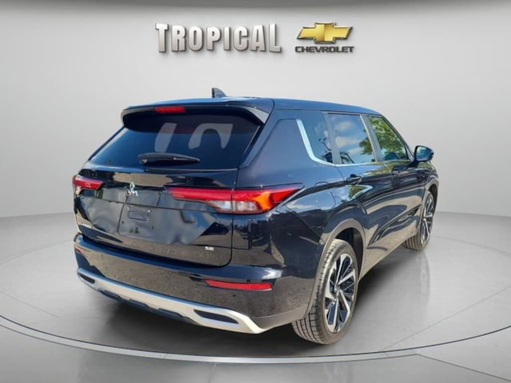 Used 2024 Mitsubishi Outlander SE