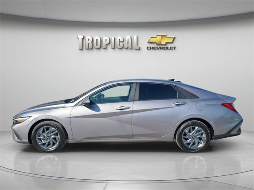 Used 2024 Hyundai Elantra SEL