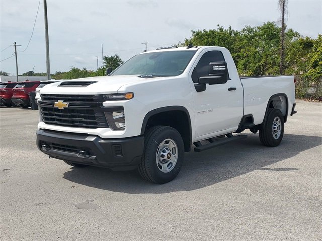 2025 Chevrolet Silverado 2500HD photo 2