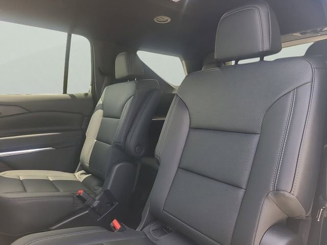2026 Chevrolet Traverse LT - Photo 9