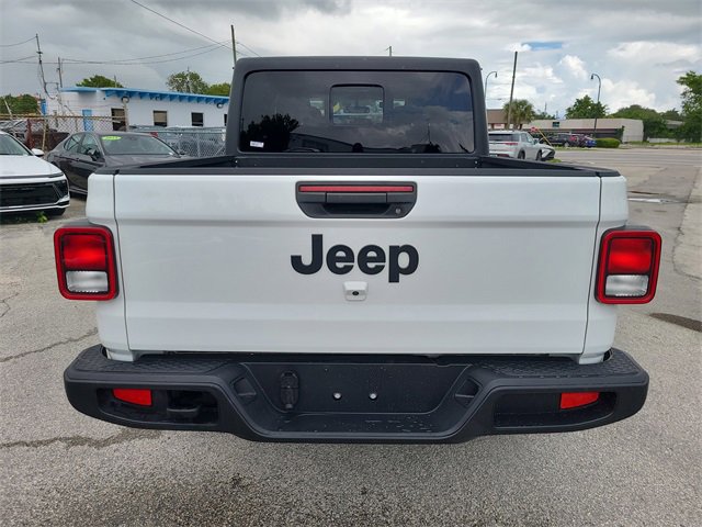 2023 Jeep Gladiator Willys photo 3