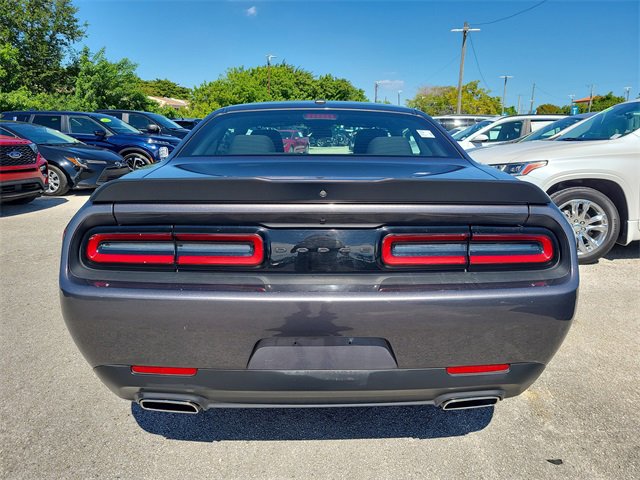 2022 Dodge Challenger SXT photo 4