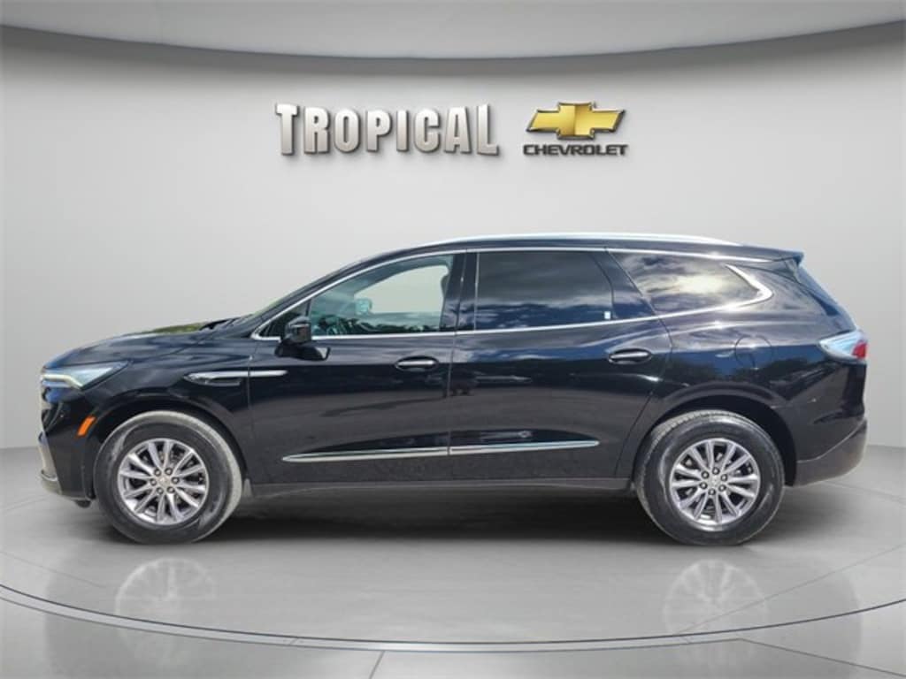 Used 2024 Buick Enclave Essence SUV