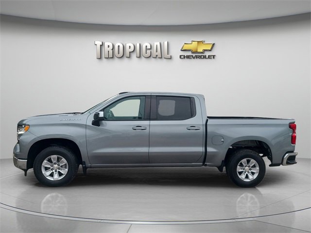 2023 Chevrolet Silverado 1500 LT photo 2