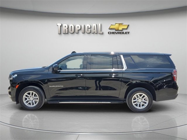 Used 2023 Chevrolet Suburban LT with VIN 1GNSKCKD8PR298315 for sale in Miami, FL