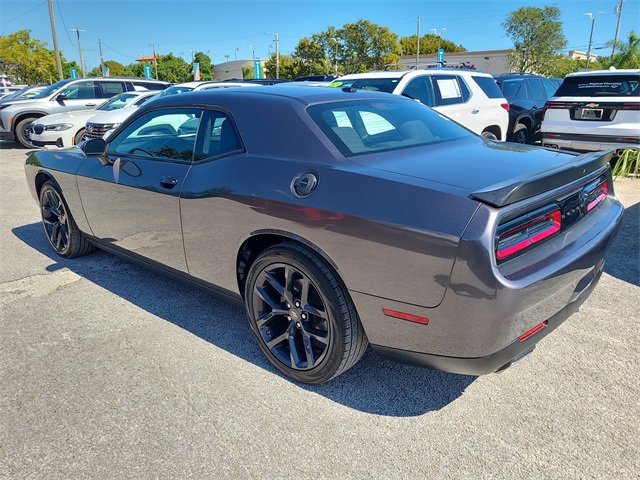 2022 Dodge Challenger SXT photo 3