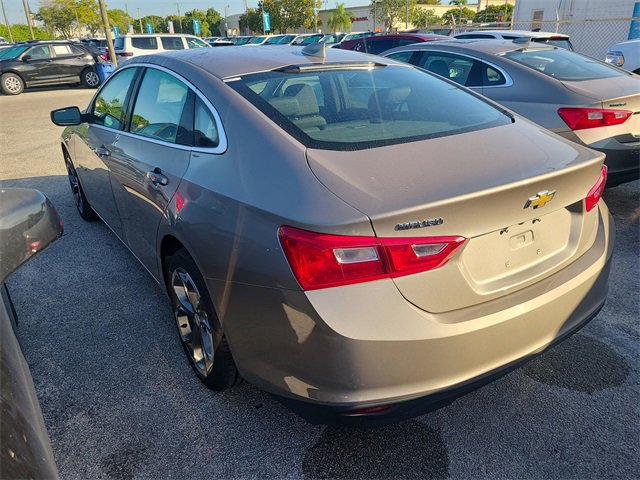 2023 Chevrolet Malibu 1LT photo 2