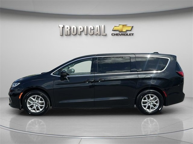 Used 2023 Chrysler Pacifica Touring L with VIN 2C4RC1BGXPR521600 for sale in Miami, FL