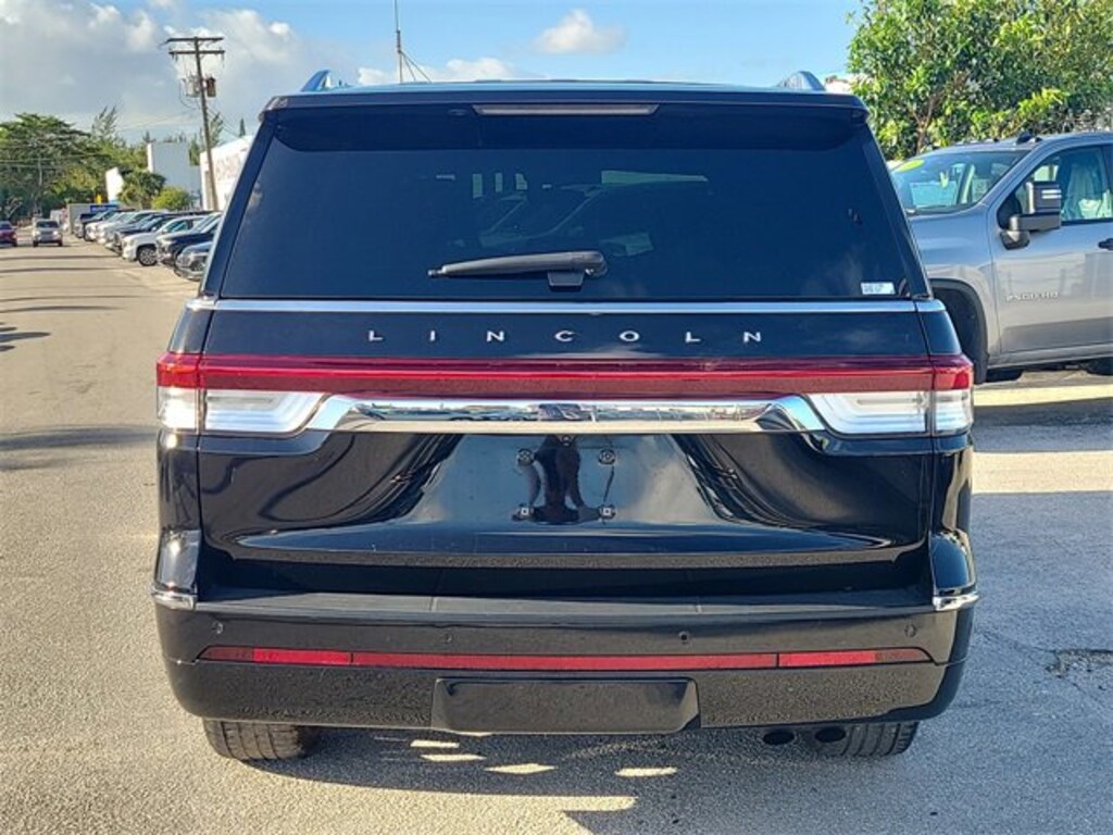 Used 2024 Lincoln Navigator Premiere