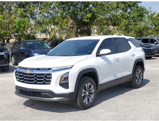 2025 Chevrolet Equinox LT photo 2