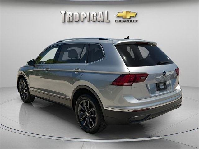 Used 2024 Volkswagen Tiguan SE with VIN 3VV3B7AX8RM029446 for sale in Miami, FL