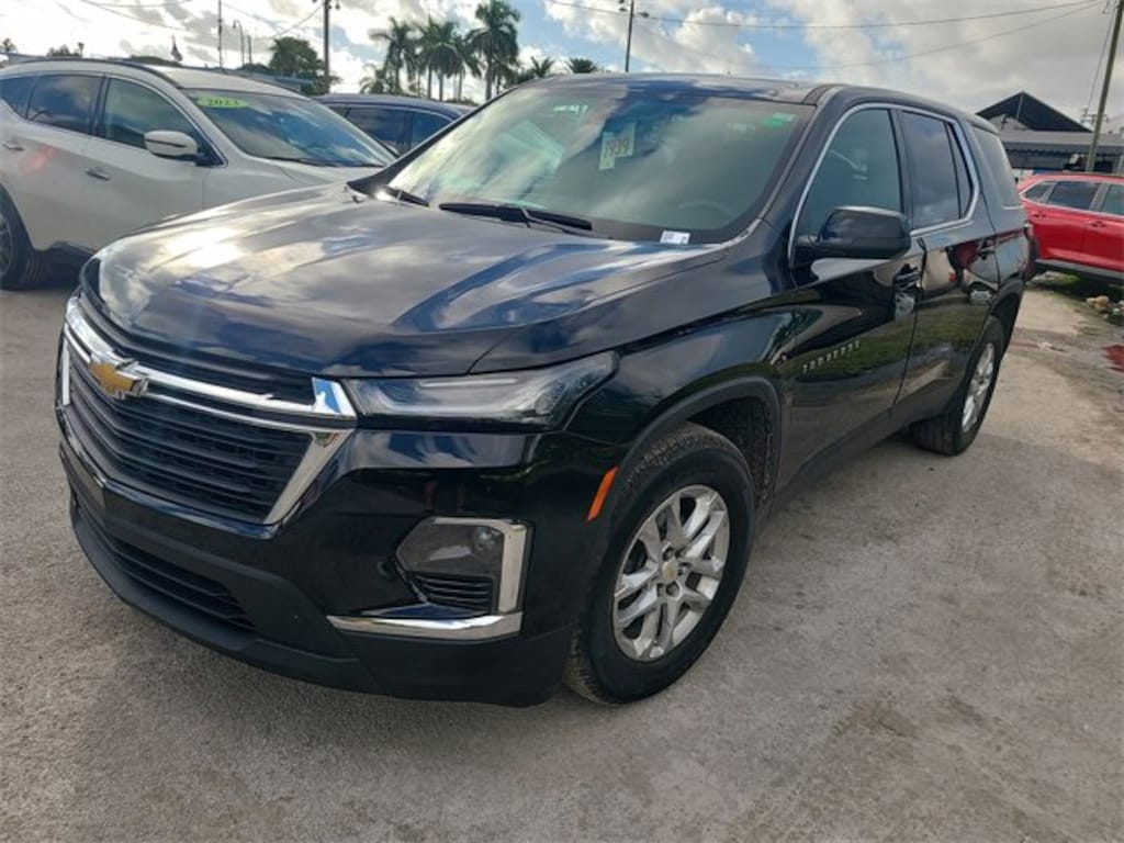 Used 2023 Chevrolet Traverse LS SUV
