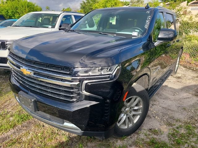 2024 Chevrolet Suburban 4WD 1500 LT's photo