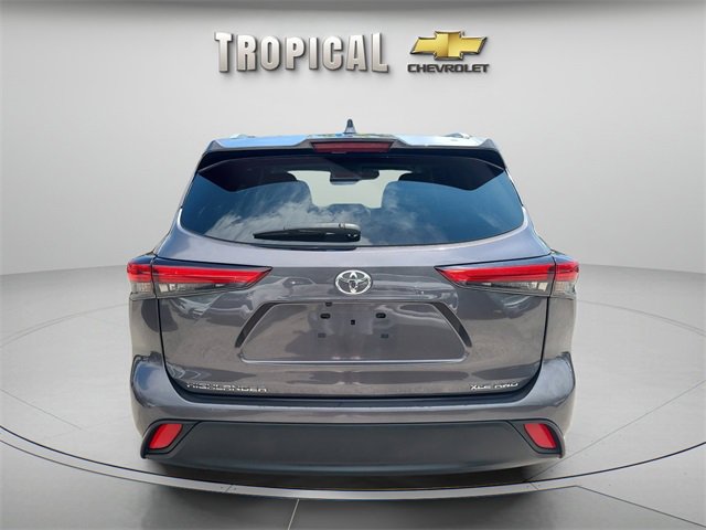 2022 Toyota Highlander XLE photo 4