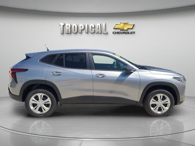 2026 Chevrolet Trax LS - Photo 6