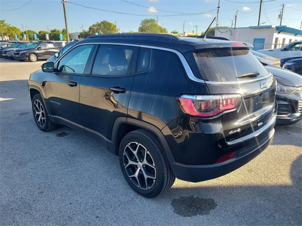 Used 2024 Jeep Compass Latitude