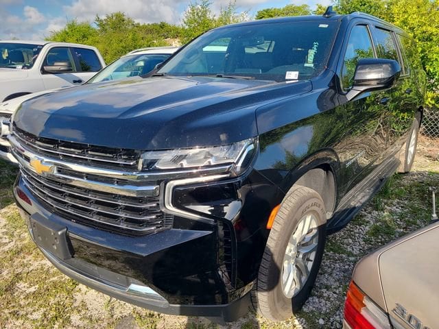 2024 Chevrolet Suburban 4WD 1500 LT's photo