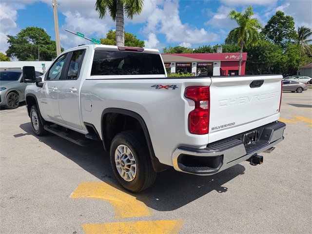 2025 Chevrolet Silverado 2500HD LT photo 3