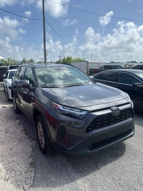 Used 2022 Toyota RAV4 XLE with VIN 2T3P1RFV2NW277979 for sale in Kansas City