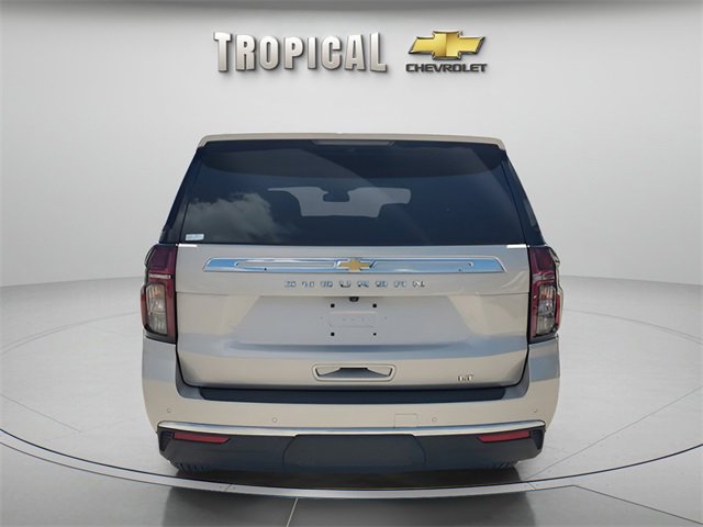 2023 Chevrolet Suburban LT photo 4