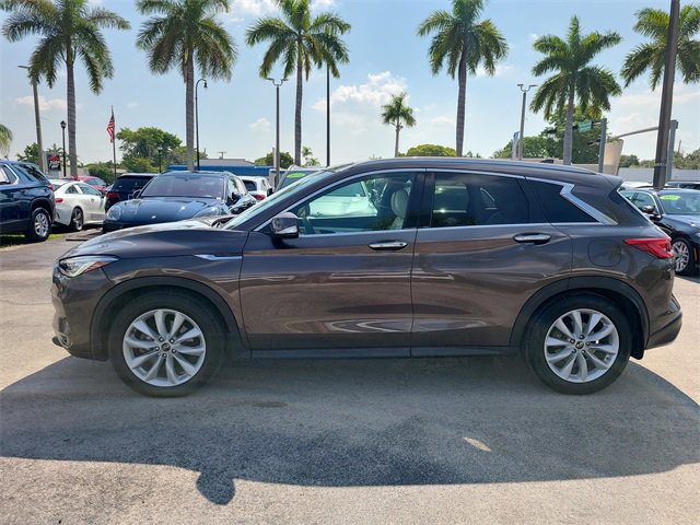 2019 Infiniti QX50 Essential photo 2