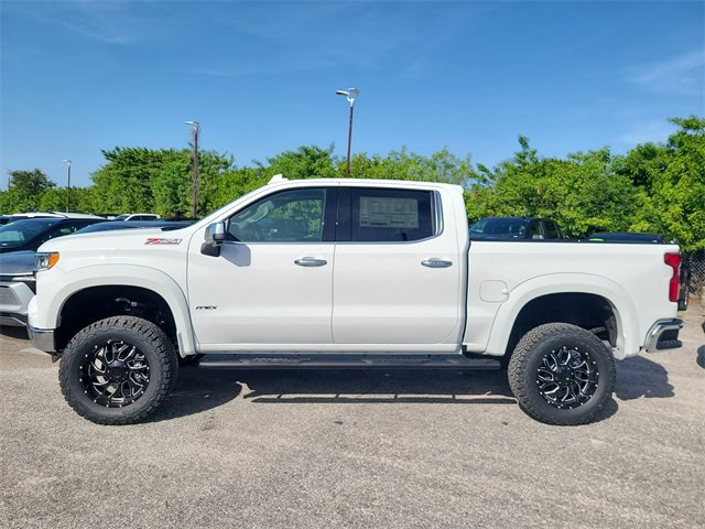 2025 Chevrolet Silverado 1500 LTZ photo 2