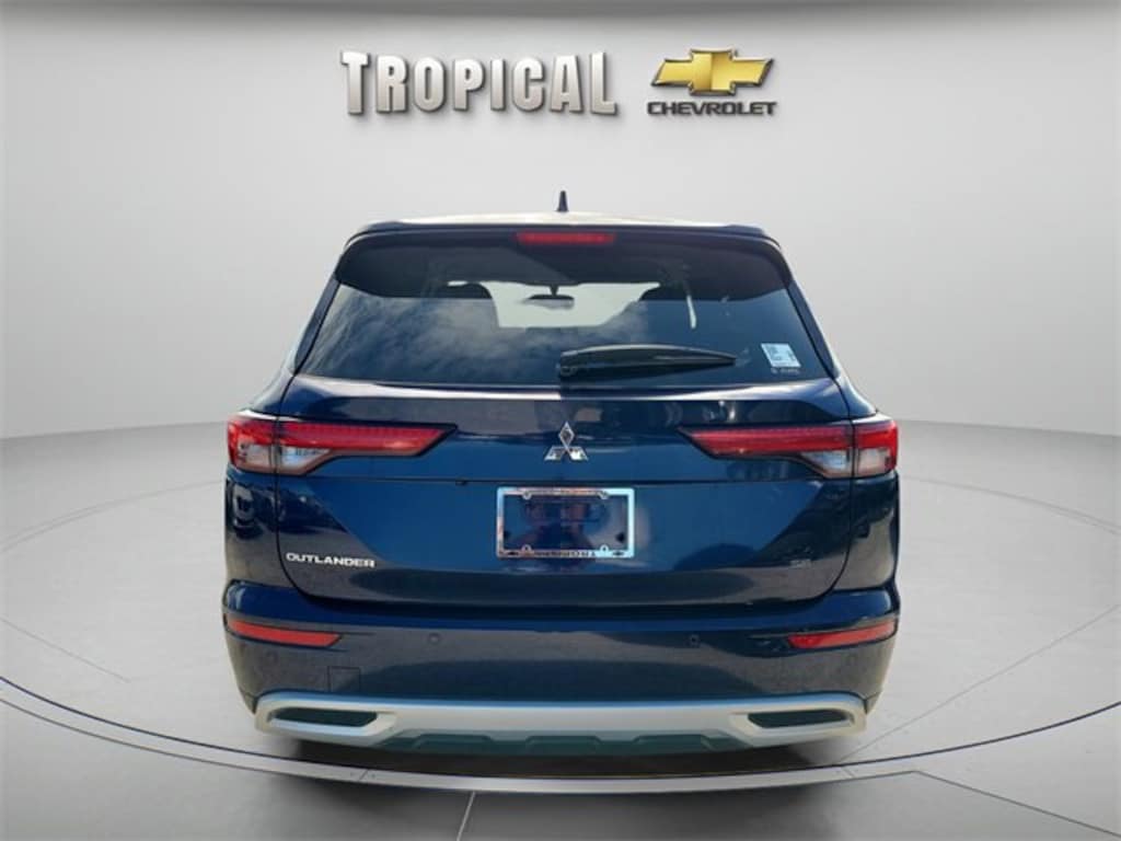 Used 2024 Mitsubishi Outlander SE