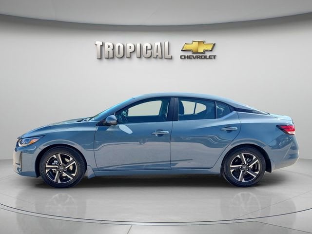 Used 2024 Nissan Sentra SV with VIN 3N1AB8CV9RY203852 for sale in Miami Shores, FL