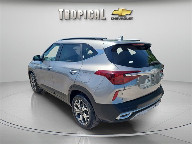 2023 Kia Seltos EX photo 3