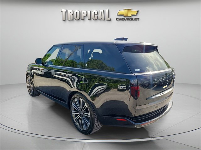 2023 Land Rover Range Rover SE photo 2