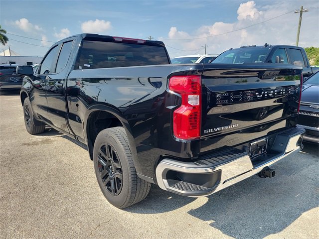 2023 Chevrolet Silverado 1500 LT photo 3