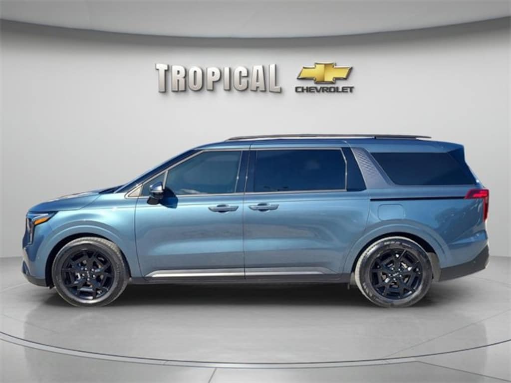 Used 2025 Kia Carnival SX Prestige