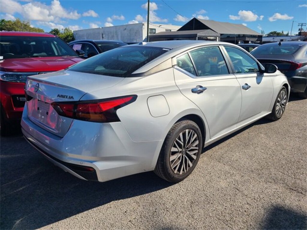 Used 2023 Nissan Altima 2.5 SV