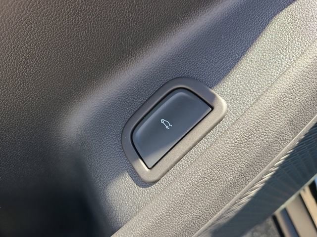 2026 Chevrolet Traverse LT - Photo 19
