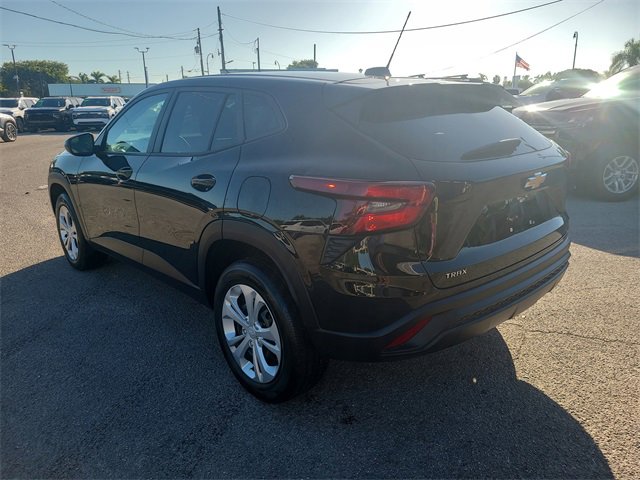 2024 Chevrolet Trax LS photo 3