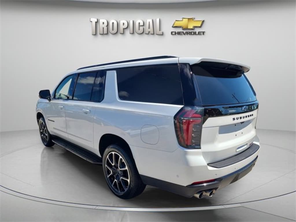 Used 2025 Chevrolet Suburban RST SUV