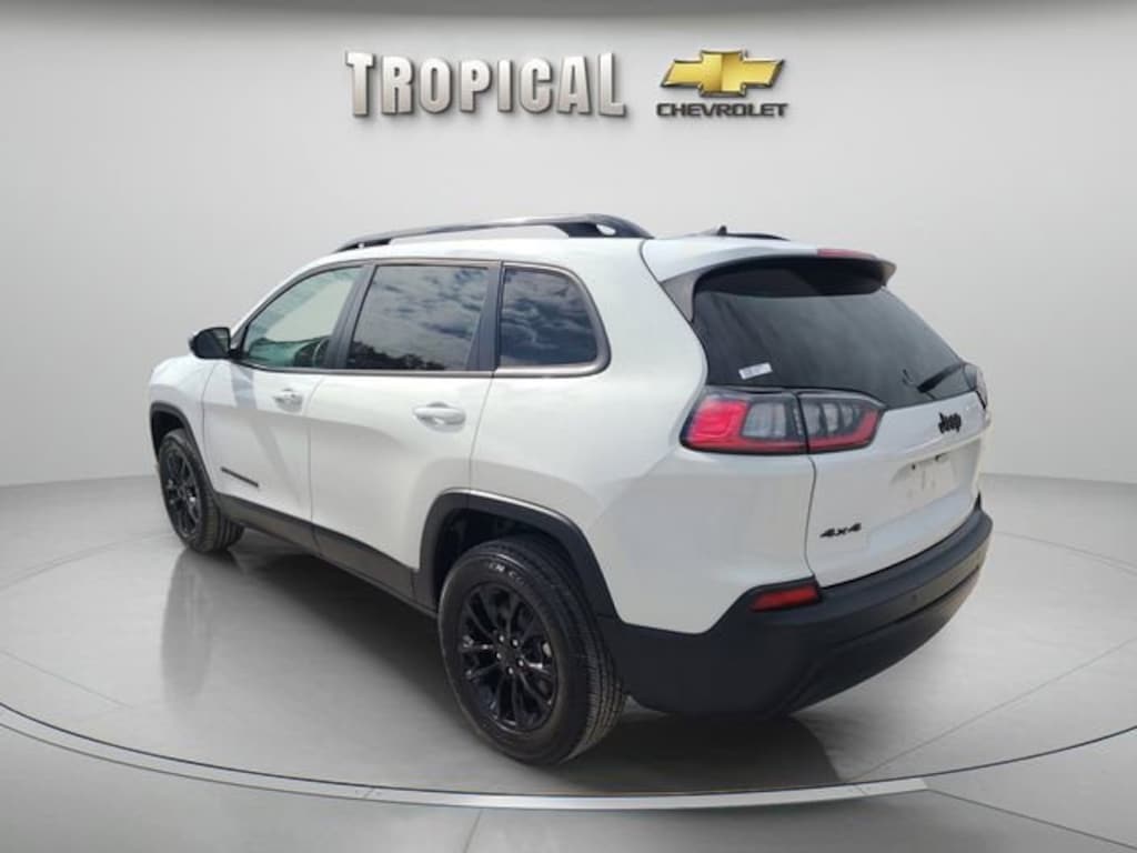 Used 2023 Jeep Cherokee Altitude Lux