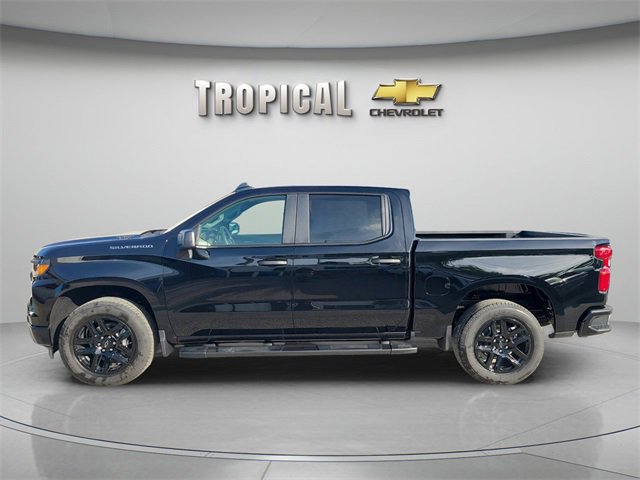 2026 Chevrolet Silverado 1500 Custom photo 2
