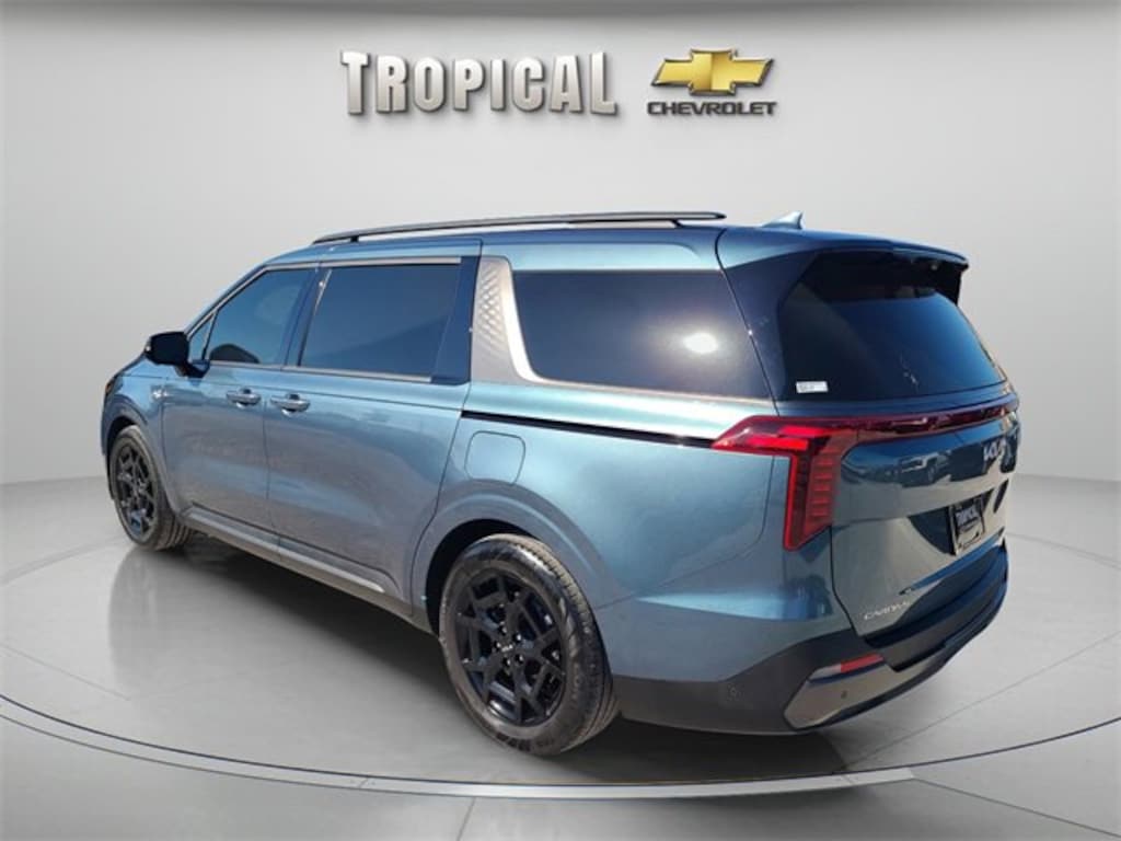 Used 2025 Kia Carnival SX Prestige