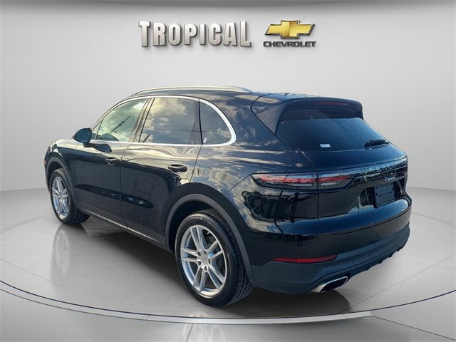 2022 Porsche Cayenne Base photo 2