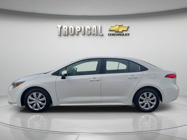 Used 2024 Toyota Corolla LE with VIN 5YFB4MDE8RP086574 for sale in Miami Shores, FL