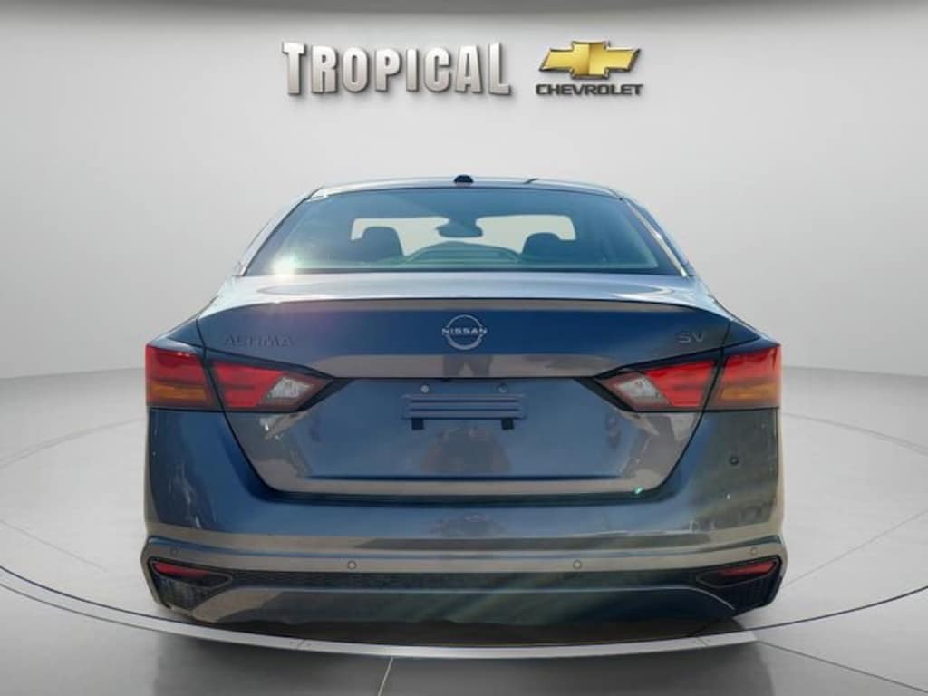 Used 2024 Nissan Altima 2.5 SV