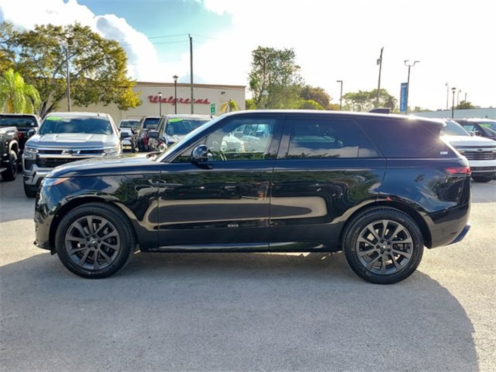 Used 2024 Land Rover Range Rover Sport Dynamic SE