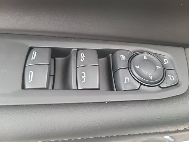 2026 Chevrolet Suburban LT - Photo 21