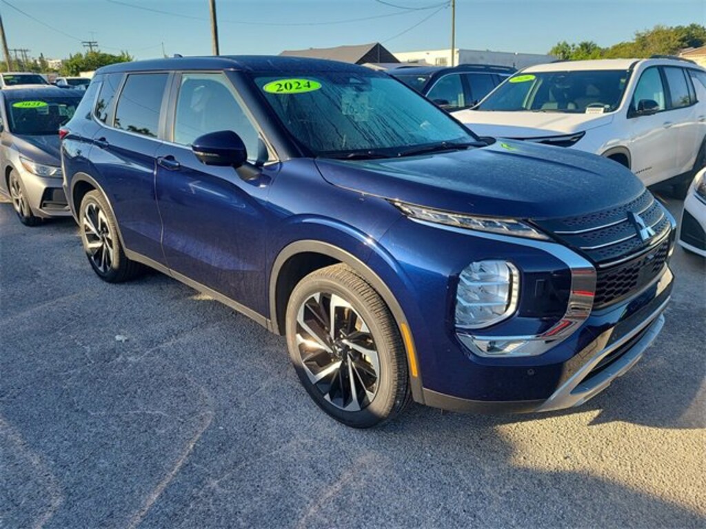 Used 2024 Mitsubishi Outlander SE
