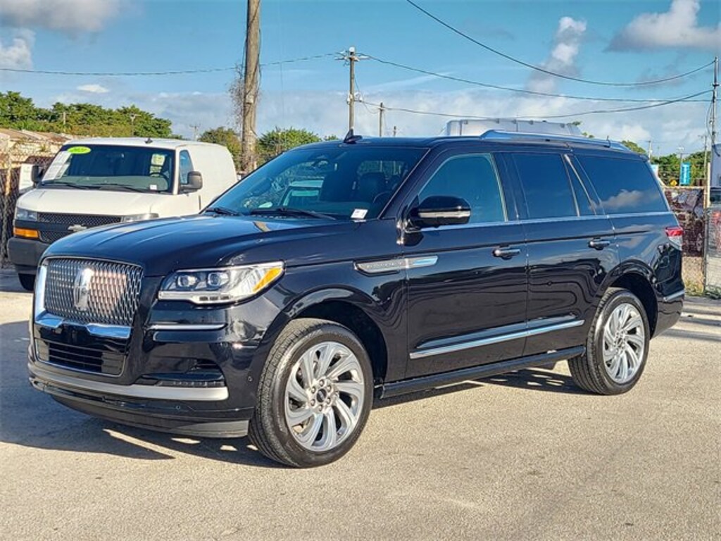 Used 2024 Lincoln Navigator Premiere