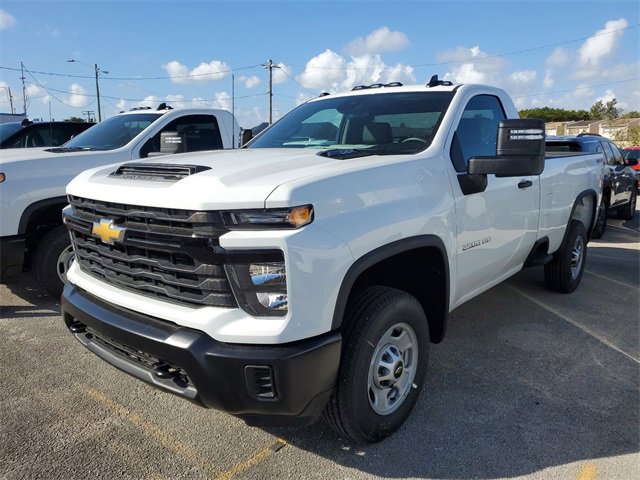 2025 Chevrolet Silverado 2500HD photo 2