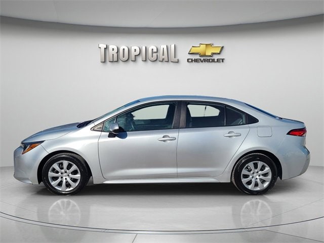 Used 2024 Toyota Corolla LE with VIN 5YFB4MDE3RP086854 for sale in Northfield, Minnesota