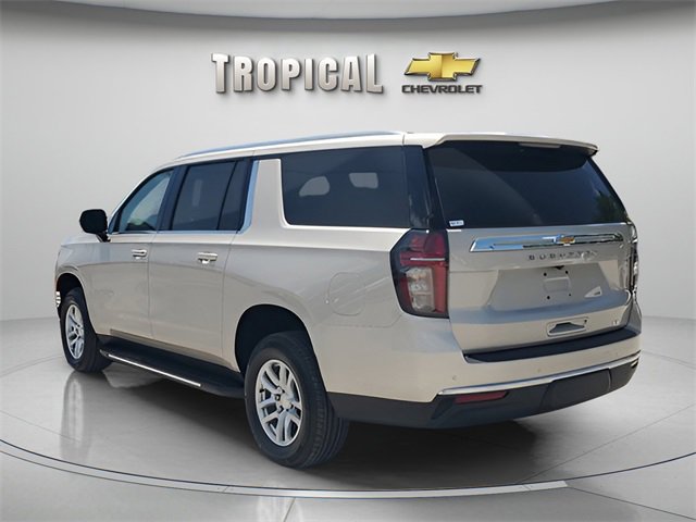 2023 Chevrolet Suburban LT photo 3