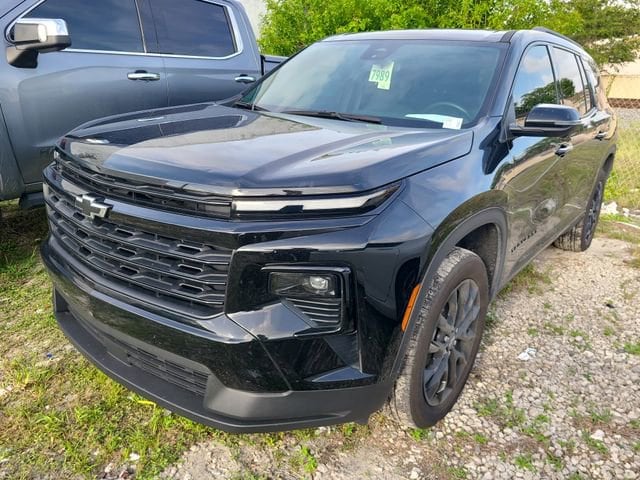2024 Chevrolet Traverse FWD LT's photo